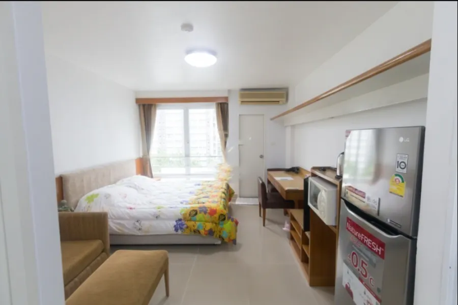 Condo for sale, rent, I-House Laguna Garden RCA, fully decorated with built-in furniture, don't miss it.