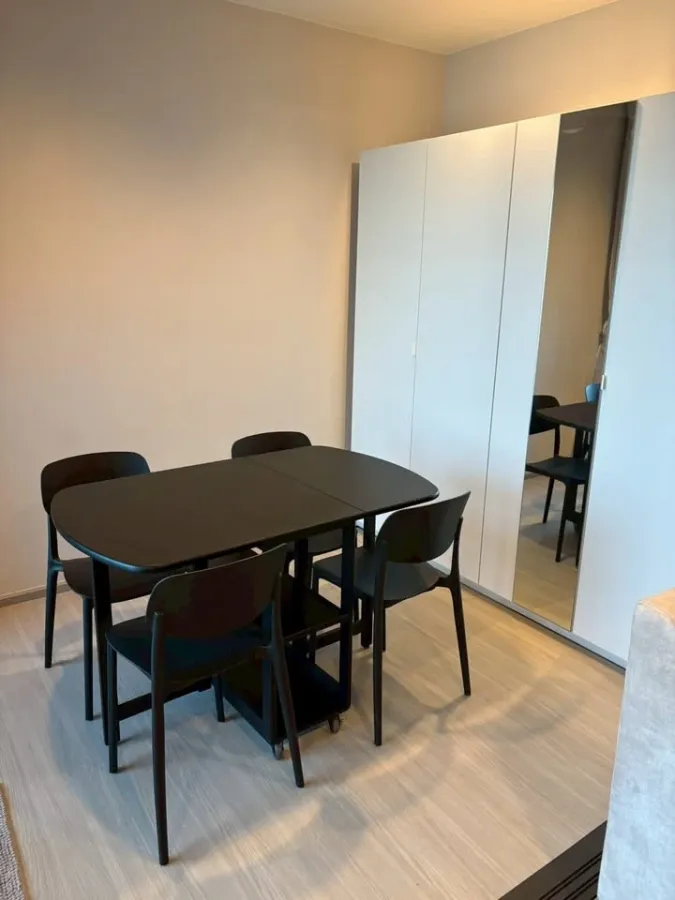 Selling Life Sathorn Sierra, very high floor unit with window view of Talat Phlu BTS station. Comes with appliances and furniture. Book now!