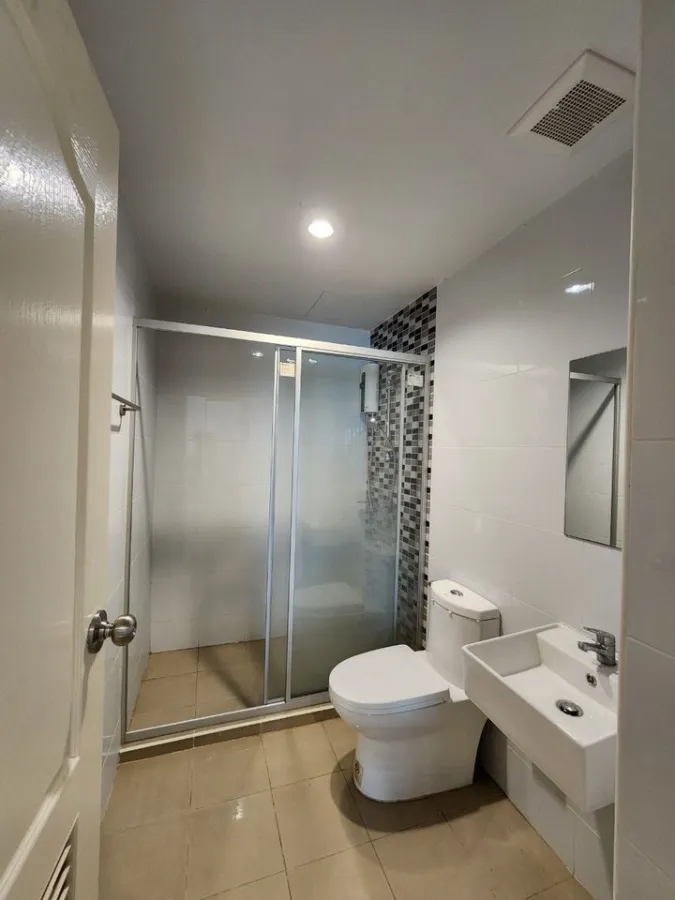For sale: Tulip Square Om Noi, corner room, private, lots of usable space. If you don't reserve, you're missing out.