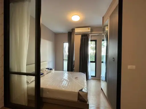 For rent: Unio Sukhumvit 72, nature view room. Decorate the wall beautifully Make it proportional Don't postpone past reservations.