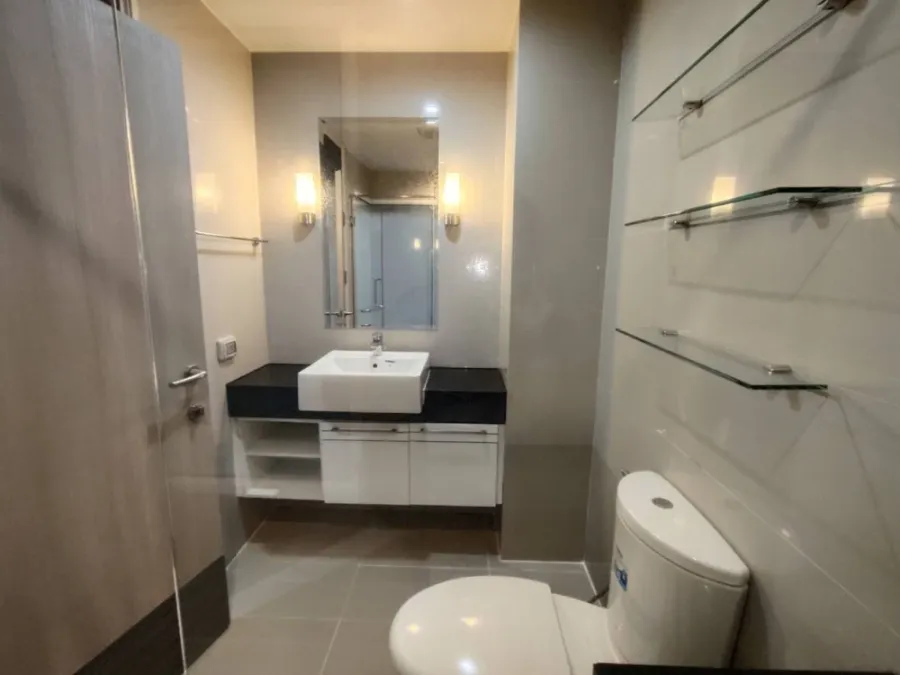 For rent!! Condo Supalai Premier @ Asoke, 27th floor, good location condo, reasonable price, hurry up and book now!!