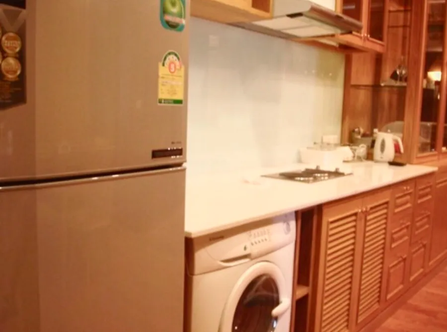 Condo for rent, Baan Klang Krung, Siam-Pathumwan, has balcony, high floor, convenient travel, near BTS Ratchathewi.