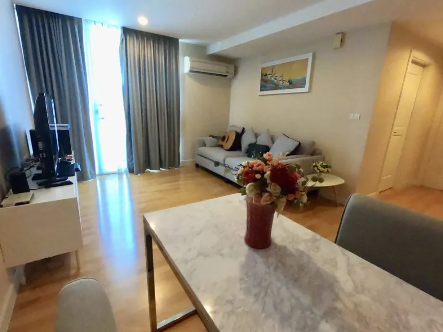 Selling The Fine Ari 4 - Phahonyothin. This is the only adjacent unit, making it very quiet and peaceful. It's a slow-life condo perfect for those who