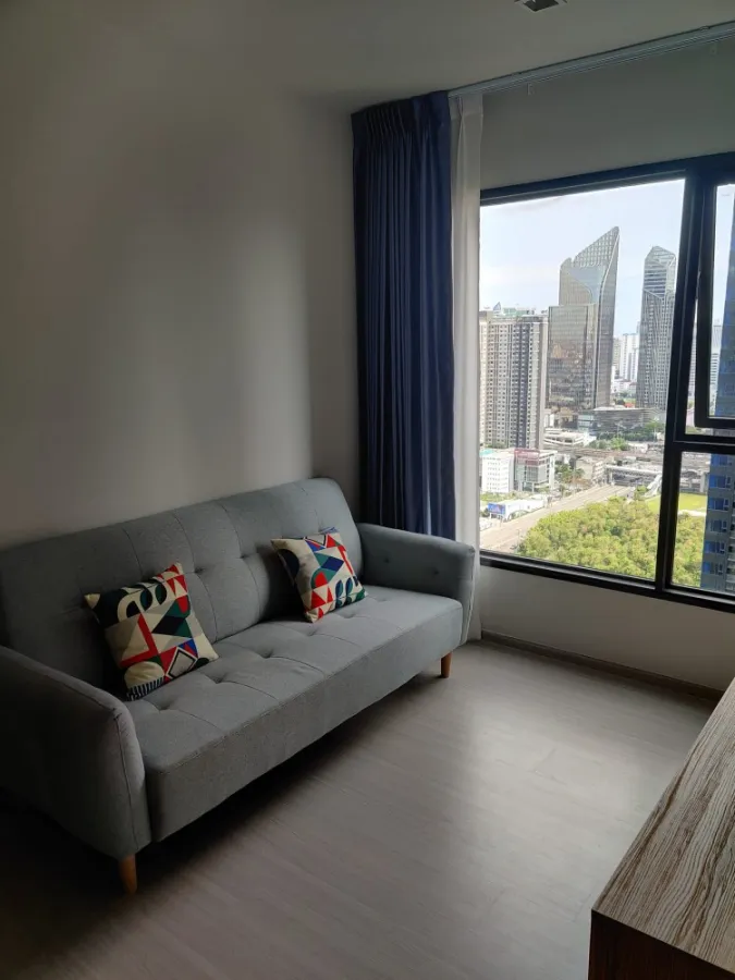 For sale rent Life Asoke-Rama 9, very beautiful room, separated room, very good proportion, great view, hurry to move, don't miss it