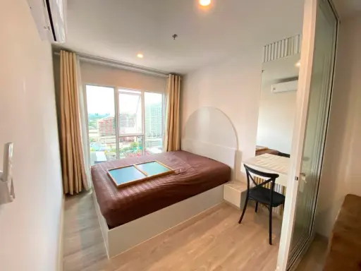 For rent: Regent Home Bangna, 19th floor, partitioned room, fully furnished with appliances. Move in now! Don't wait!