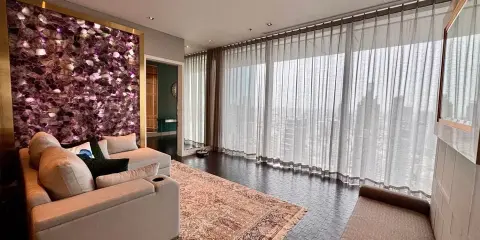 ให้เช่า The Ritz-Carlton Residences Bangkok ห้องพร้อมอยู่ เฟอร์พร้อม กว้างขวางอยู่สบาย จองเลย ชั้นสูง