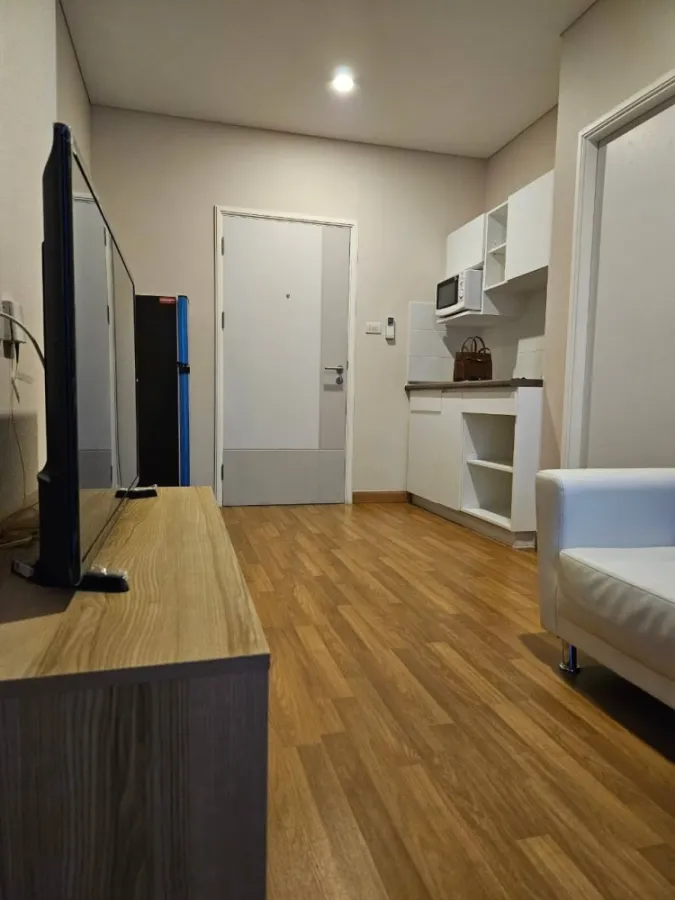 Condo for rent: Lumpini Place Ratchada-Sathu Pradit. Ready to move in. Fully furnished and equipped with appliances. Hurry and reserve now!