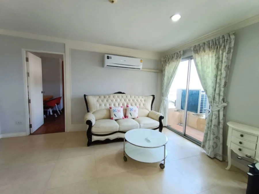 For rent, The Fifth Avenue Ratchada-Wongsawang, nicely decorated, fully furnished, just bring your bags and move in.