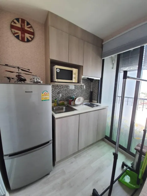 For rent Ideo Mobi Charan Interchange ห้องติดวอลเปเปอร์อย่างดี ราคาไม่แรง คุณต้องรีบย้าย