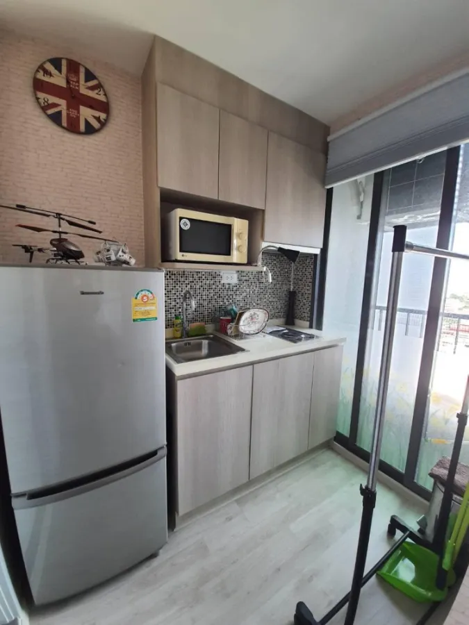 For rent Ideo Mobi Charan Interchange ห้องติดวอลเปเปอร์อย่างดี ราคาไม่แรง คุณต้องรีบย้าย