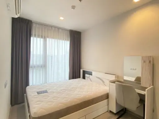 ให้เช่า Life Asoke Hype ห้องกว้างพื้นที่ใช้สอยเยอะ มาพร้อมโซฟาตัวใหญ่น่านั่ง วิวสวย จองด่วน images