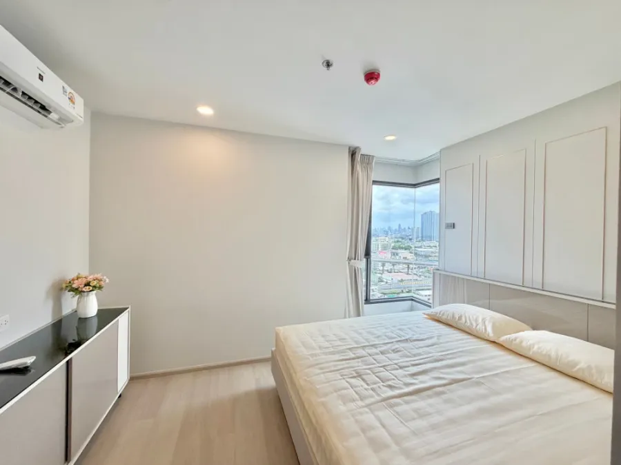 Selling Aspire Onnut Station, 17th floor, unobstructed view, fully furnished. Book now! Don't miss out!