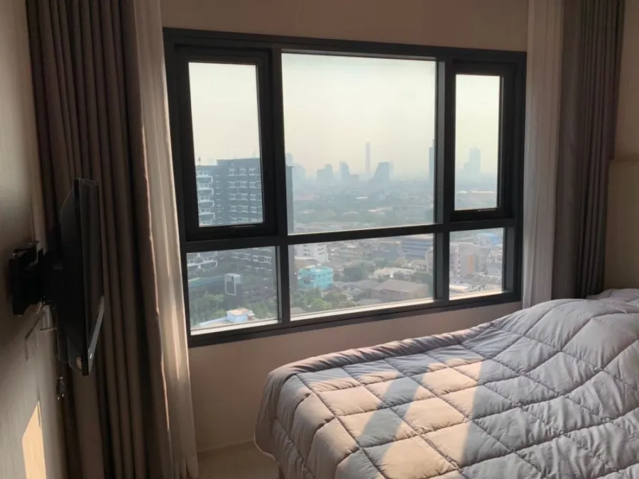 For rent, Ideo Thaphra Interchange, high floor, great view, comes with full furniture. You shouldn't miss it. Urgent.