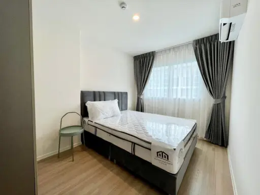 Condo for rent, Lumpini Ville Chaengwattana 10, south direction, cool breeze, low price, just carry your bags and move in.