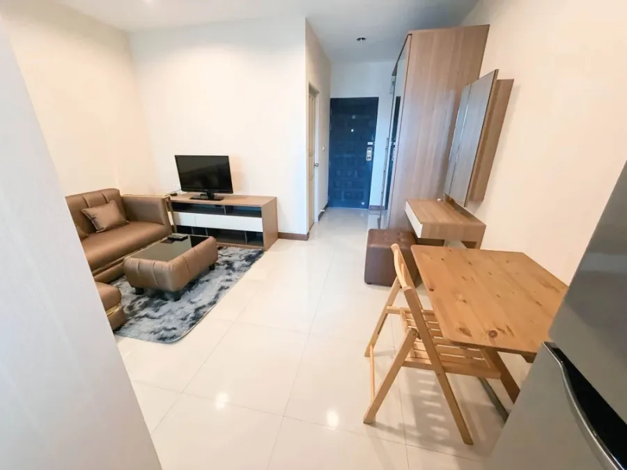 Country Ville Resort Condominium for rent. A lovely unit, fully furnished – just bring your bags and move in!