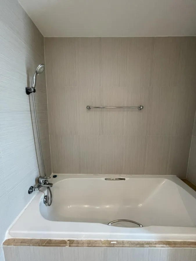 For rent The Alcove 49, wide space, comfortable, built-in rooms throughout, very good. Don't delay, hurry and reserve now.