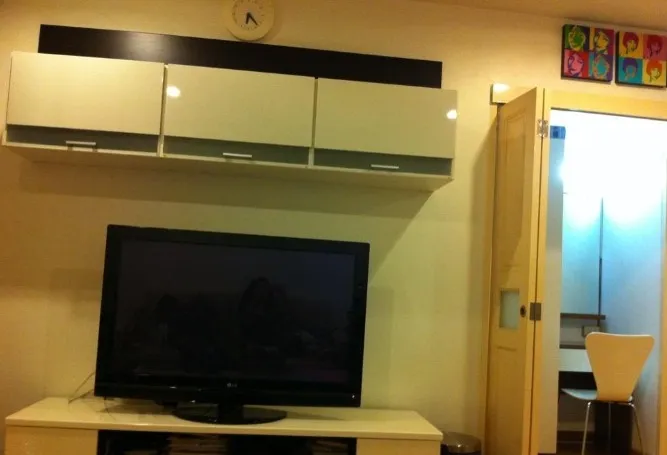 For rent: The Niche Sukhumvit 49, 1 bedroom, decorated, ready to move in, fully furnished. If you miss it, you'll regret it. Hurry and book now.
