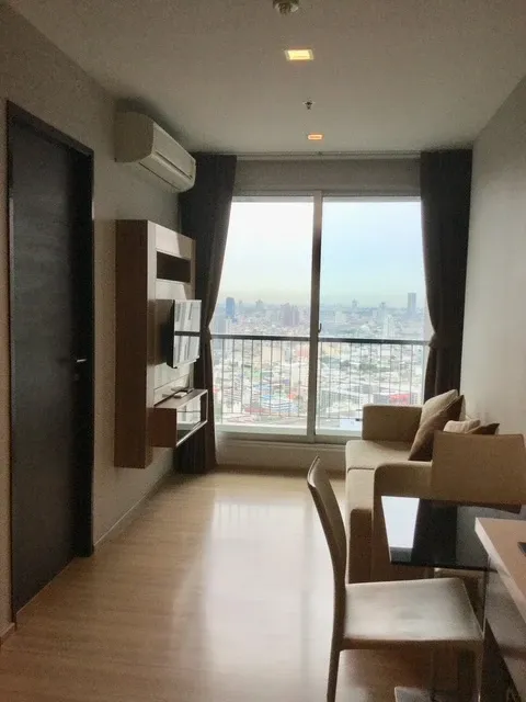 ให้เช่า RHYTHM Sathorn ห้องชั้นสูง พร้อมอยู่ สิ่งอำนวยความสะดวกพร้อม จองเลย!!