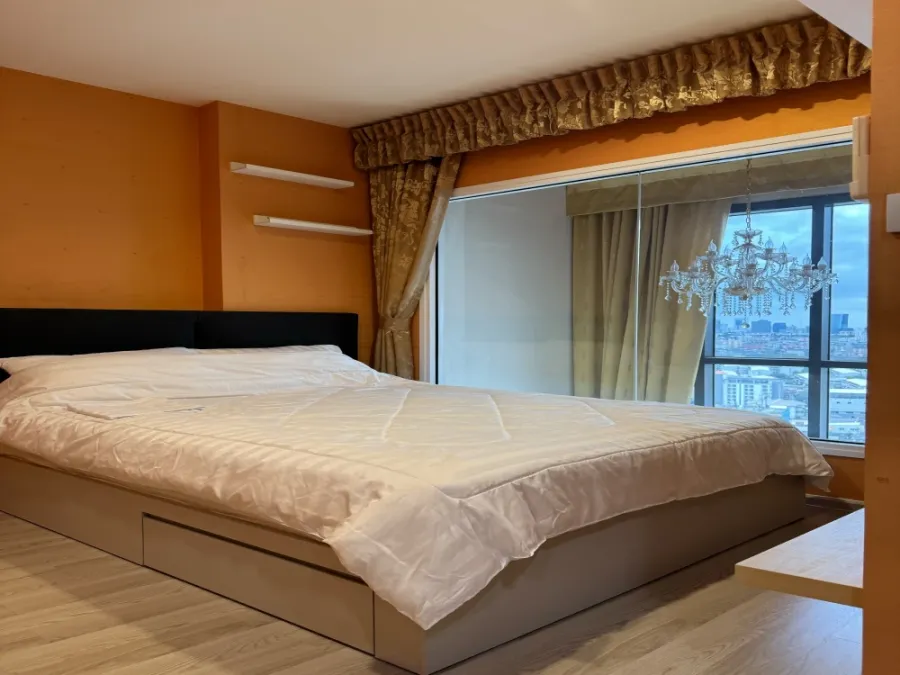 Urgent sale!! Condo Centric Ratchada-Huay Kwang Condo, good location, ready to move in right away, don't miss it!!