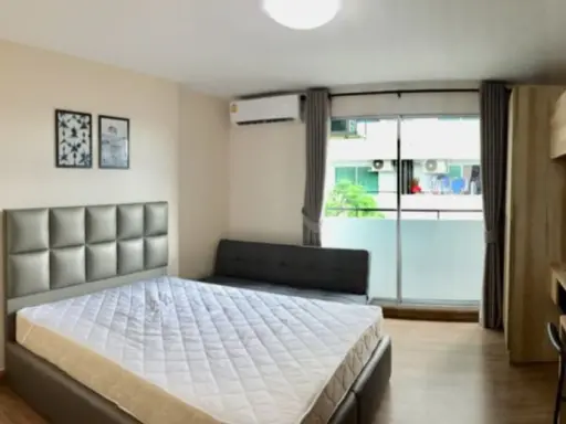 For rent, Plum Condo Paholyothin 89, 4th floor, corner room, very beautiful decoration, good furniture, no reservation, regret instead, hurry