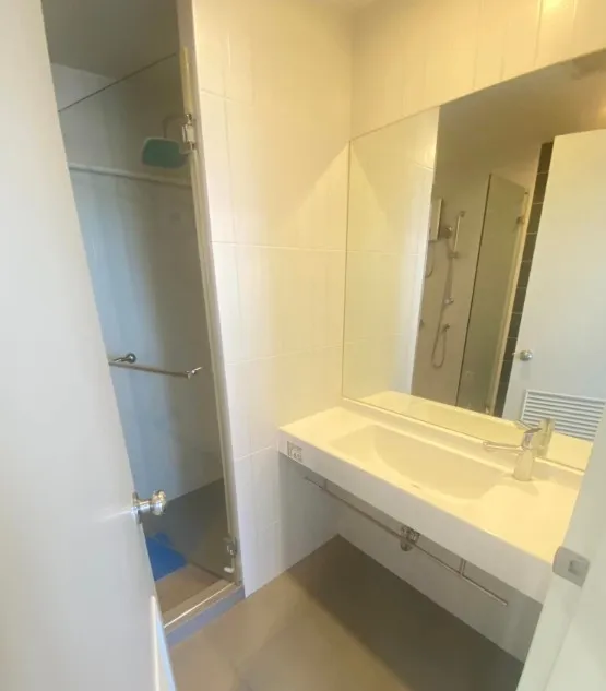 For sale, The President Sathorn-Ratchapruek 2, 30th floor, top floor, well decorated. Built-in furniture. Book now.