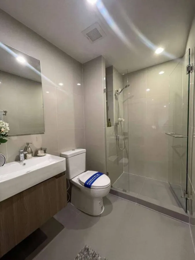 Down payment sale for IDEO Ramkhamhaeng - Lam Sali Station. Beautiful corner room, not hot from the sun, good breeze, open view, no buildings blocking