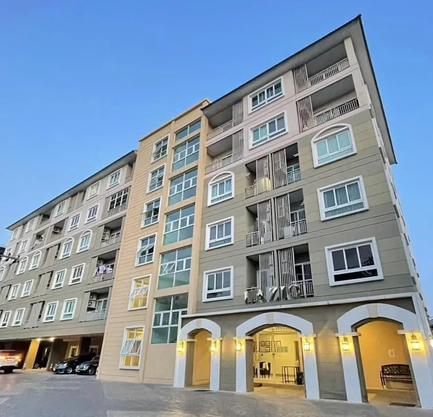 For sale, for rent Condo Lazio Sriyan, ready to move in, complete facilities, if you don't reserve, you'll regret it.