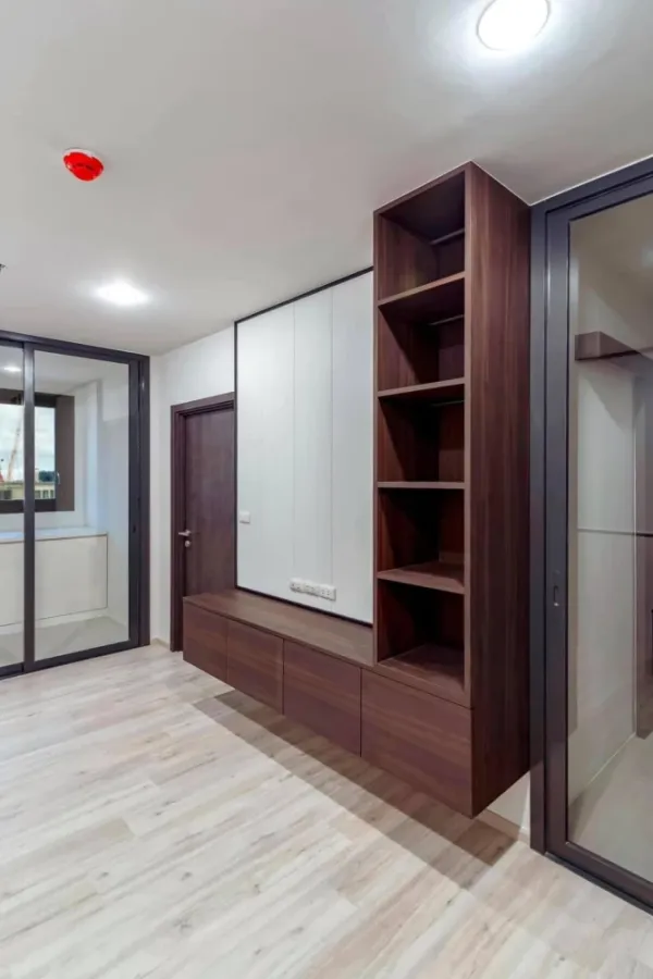 For sale: XT Huaikhwang, 8th floor, fully furnished room, ready to move in immediately. Interested in owning one? Hurry and reserve now.
