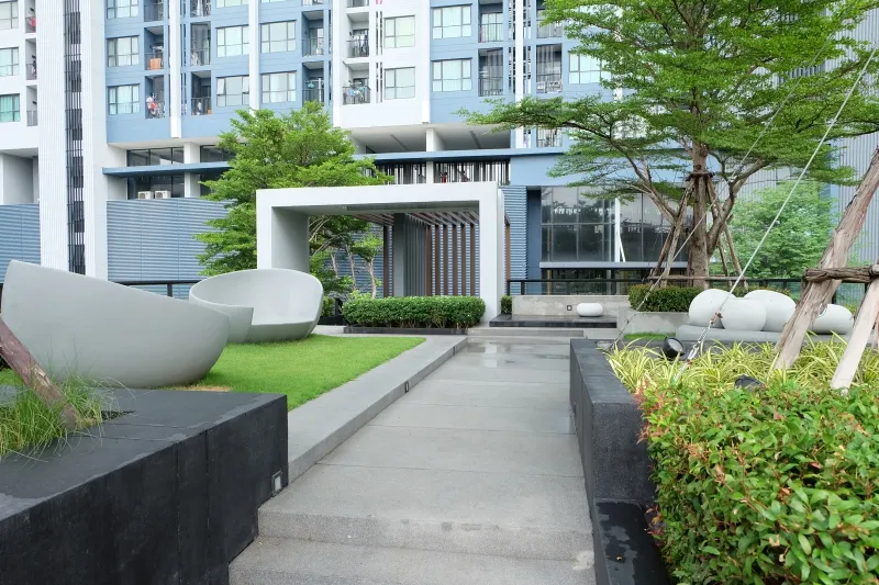 For sale the base rama 9 - ramkhamhaeng. Simple tone color room, beautifully decorated, fully furnished, the price is striking, so hurry can't miss it.