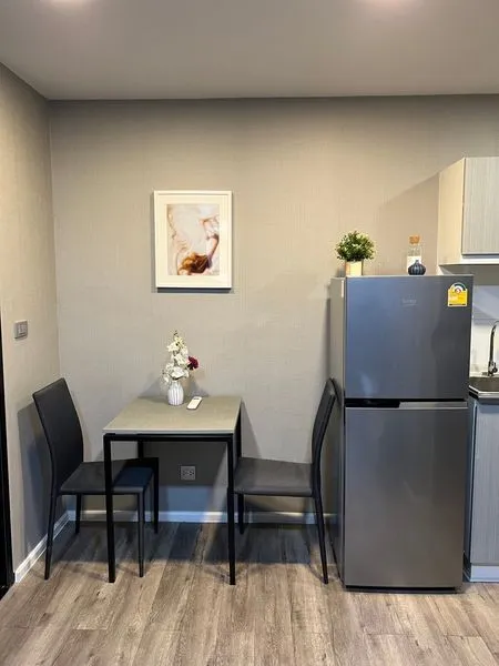 For rent, Modiz Station, beautifully decorated room, nice to sleep, well partitioned. With a large TV Don't miss the series.