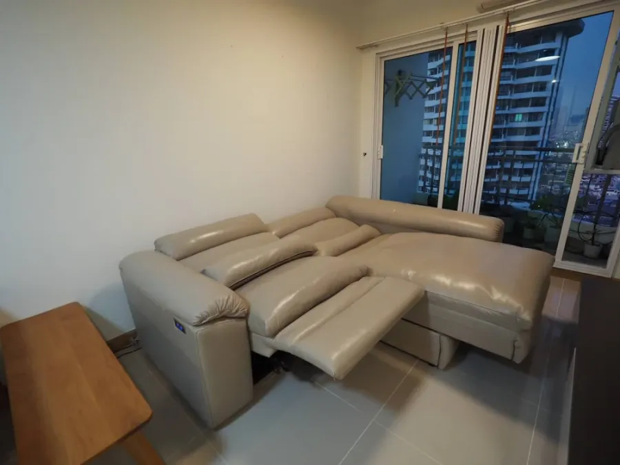 For sale or rent: Supalai River Resort, 1 bedroom, spacious living area, prime location, stunning Chao Phraya River views. Book now!
