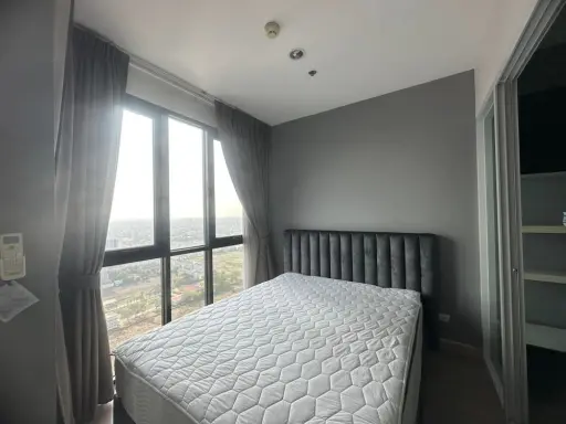 For sale: Esttro Condominium, 1 bedroom, 1 bathroom, nice sofa, just come and move in.