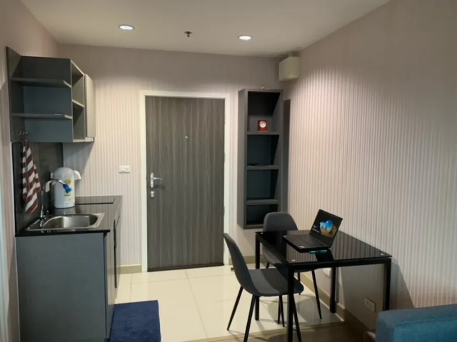 Quick sale!! Thana Astoria Condo, 21st floor, beautiful room, ready to move in, convenient to travel, near MRT, hurry and book now!!