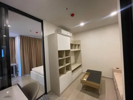 For rent: Aspire Onnut Station, 25th floor. High floor with stunning, unobstructed city views. Don't miss out!
