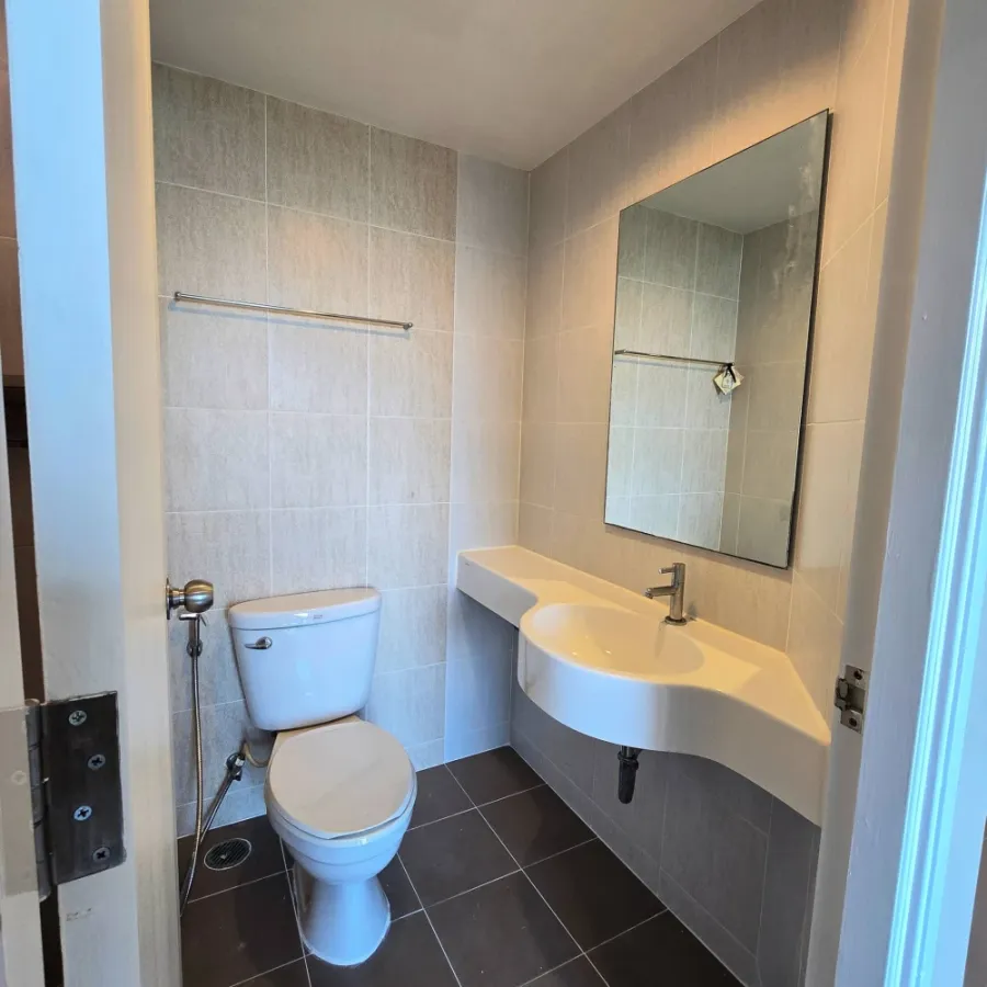 For sale: Lumpini Ville Wongamat-Naklua, beautifully decorated unit on the 7th floor with sea view. Everything you need is here. Don't miss out!