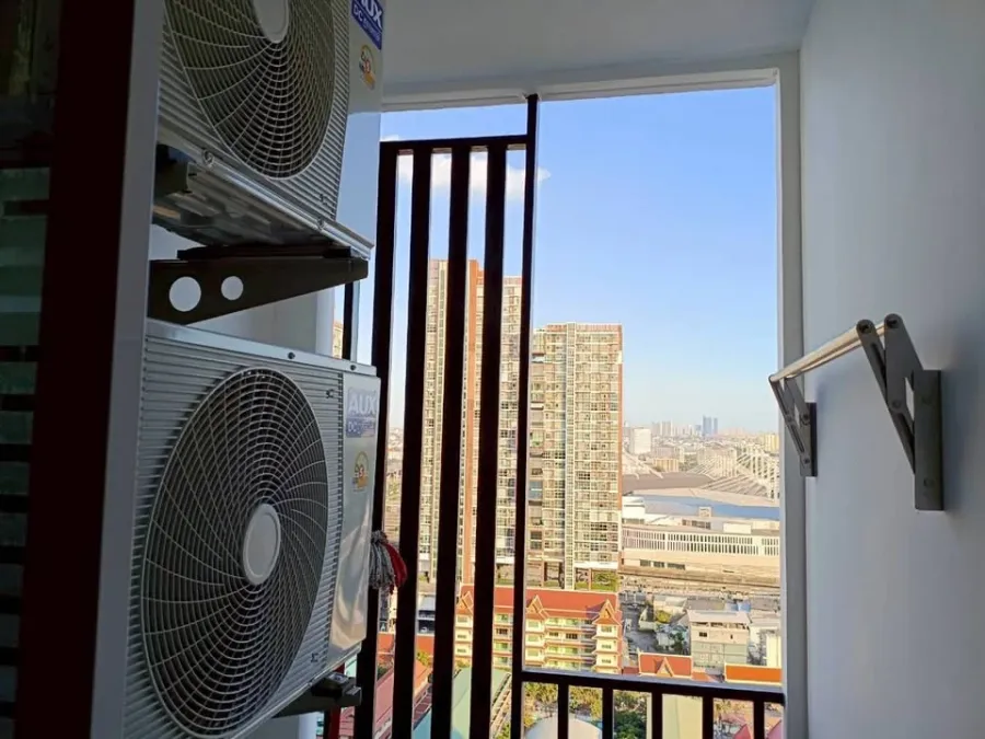 For rent: Regent Home Bangna, pool view, cool breeze, ready to move in, fully furnished with appliances.