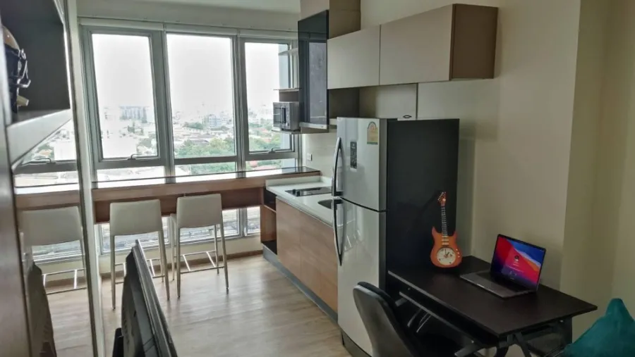 ให้เช่า คอนโด Rhythm Sukhumvit 50 ชั้น 11 วิวโล่ง สบายตา ห้องตกแต่งอยู่ดี มาแต่ตัวเข้าอยู่ได้เลยจ้า