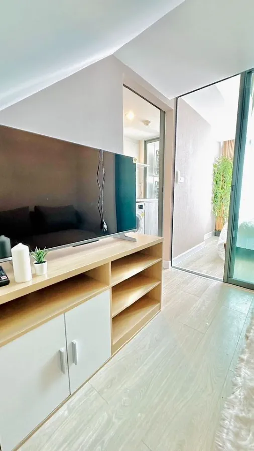 ให้เช่าMetro Sky ประชาชื่น ห้องกว้างขวาง เพดานสูง โปร่งโล่ง สบาย อยู่แล้วไม่อึดอัด แถมราคาดี รีบย้าย