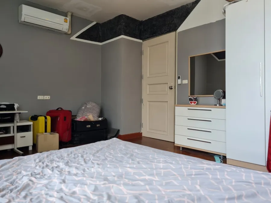 Sell, rent, The Master Centrium, 21st floor, spacious room, big sofa, very comfortable to sit and sleep, hurry up and book now.