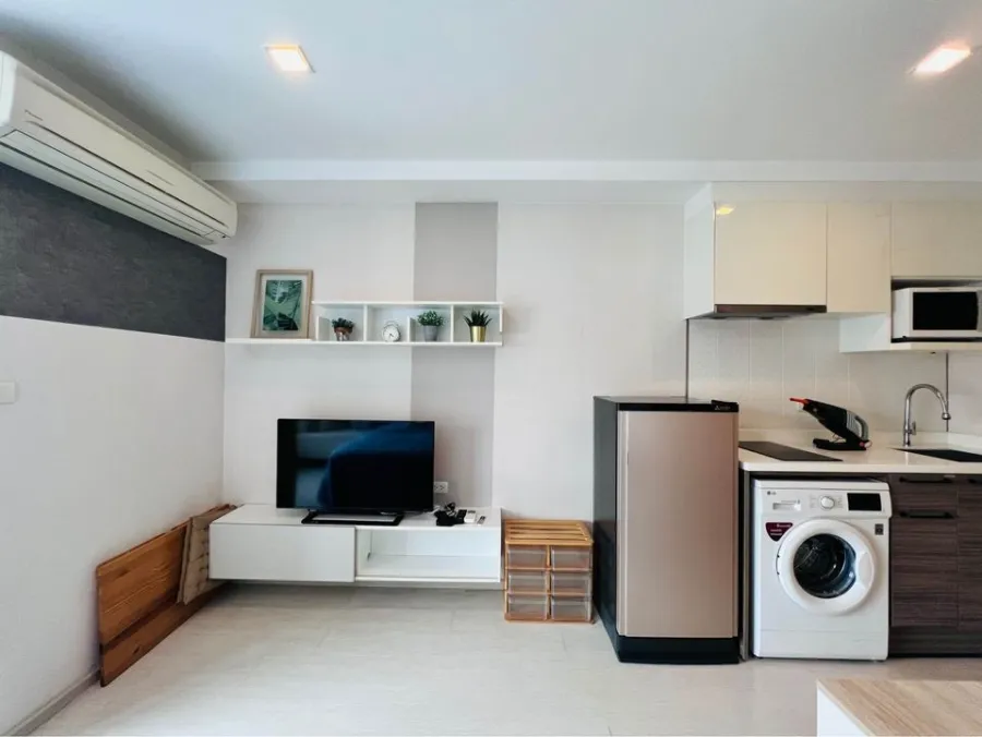 For rent: Condolette Pixel Sathorn, STUDIO room, decorated with furniture. Not booking is a huge mistake.