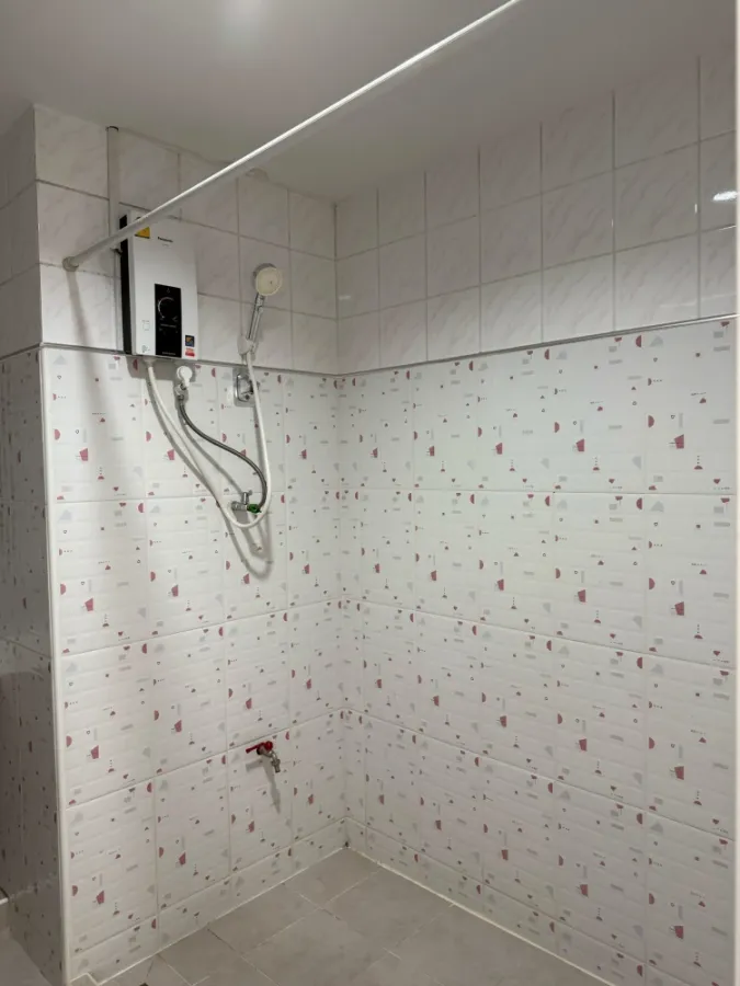 For rent: Commonwealth Pinklao, 9th floor, fully furnished, very livable. Book now, don't miss out!