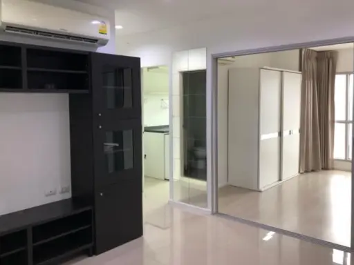Urgent sale, outstanding location, Aspire Rama 9, city view, expressway, definitely not found a condo to build, don't miss it. images