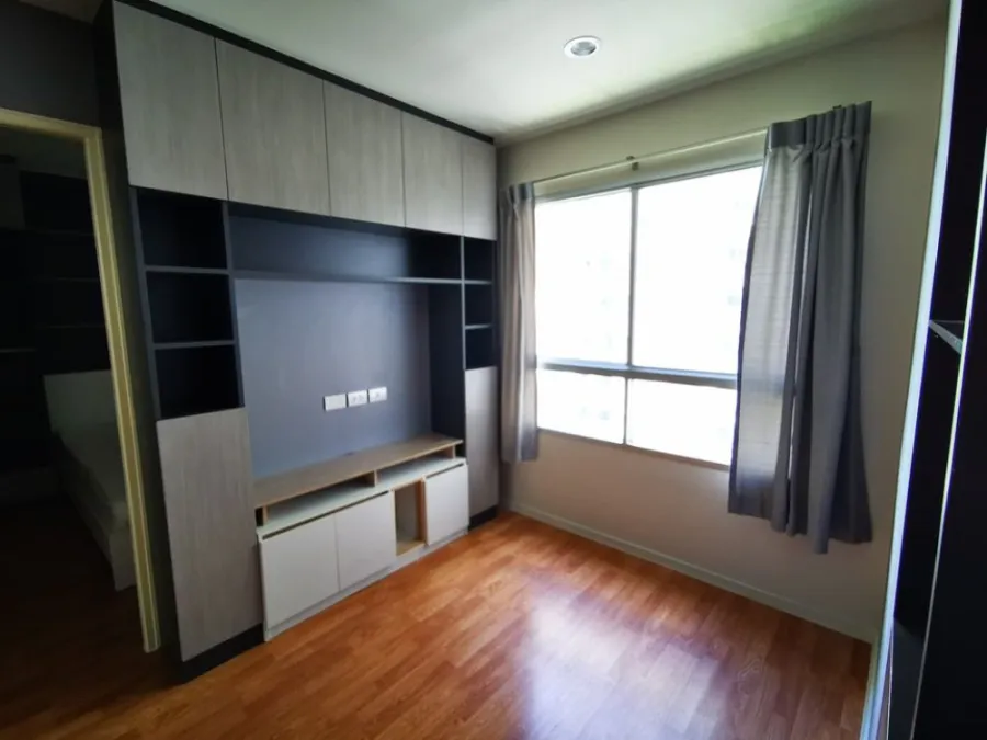 For rent or sale, Lumpini Ville Nakhon In - River View, ready to move in, 16th floor, garden view, plus a great price. Book now.