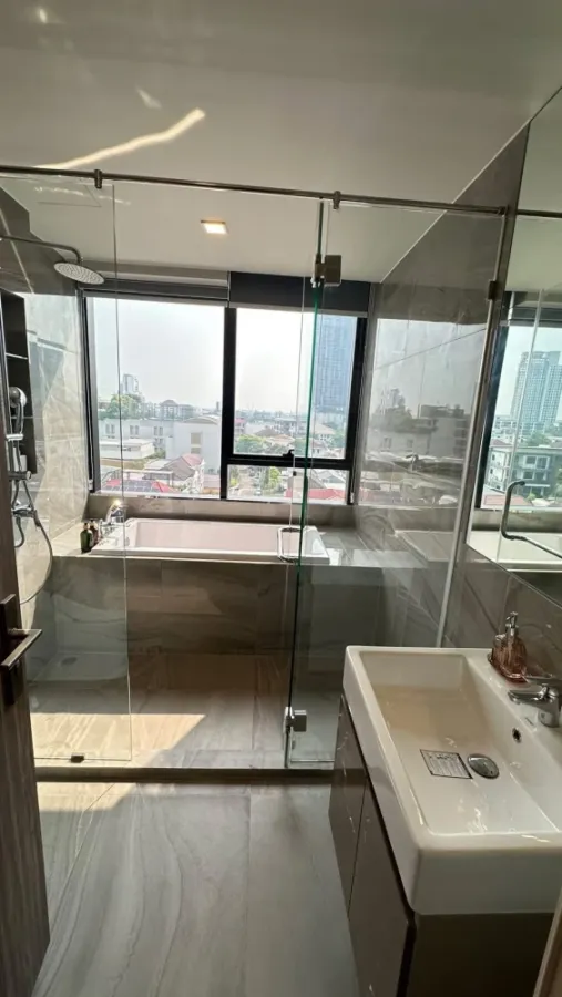 For rent: Ideo Q Sukhumvit 36, 7th floor, corner unit, unobstructed view, good ventilation, private. You definitely shouldn't wait!