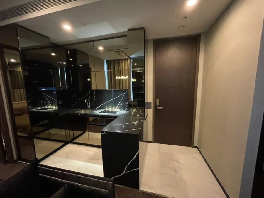 For rent: The Esse Sukhumvit 36, next to BTS Thonglor, convenient transportation, ready to move in. Don't wait.