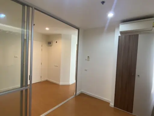 Condo for sale, Lumpini Mega City Bangna, empty room, newly renovated, divided into functional zones, perfect for this price, book now.