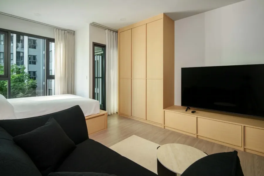 ให้เช่า Aspire Sukhumvit - Rama 4 สตูดิโอสไตล์มินิมอล พร้อมวิวสระว่ายน้ำและต้นไม้ สนใจจองเลย