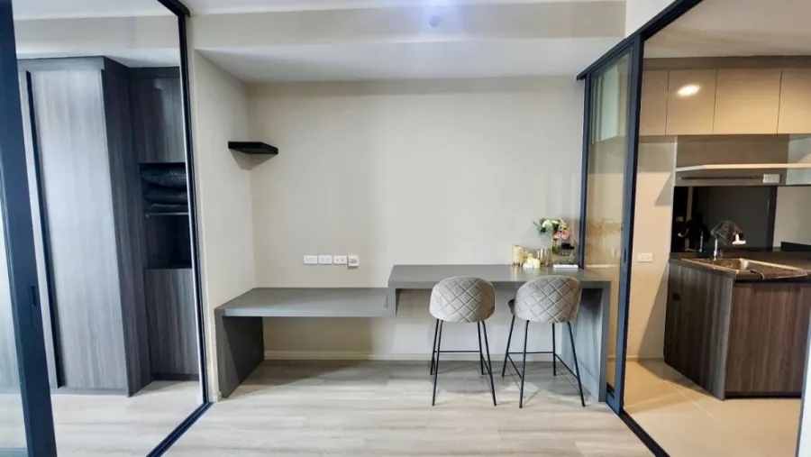 For rent/sale Condo IDEO Ratchada-Sutthisan, 21st floor, room facing north, room is a single corridor, very private, buy now.