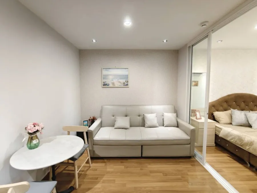 ให้เช่า Regent Home Sukhumvit 81 ห้องชั้น 4 มาพร้อมเฟอร์นิเจอร์ครบครัน วิวสระว่ายน้ำ จองเลย