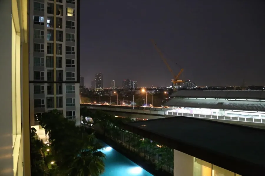 For rent: Casa Condo Ratchada-Ratchaphruek. The room is simply decorated, ready to move in, big screen TV, don't miss it.